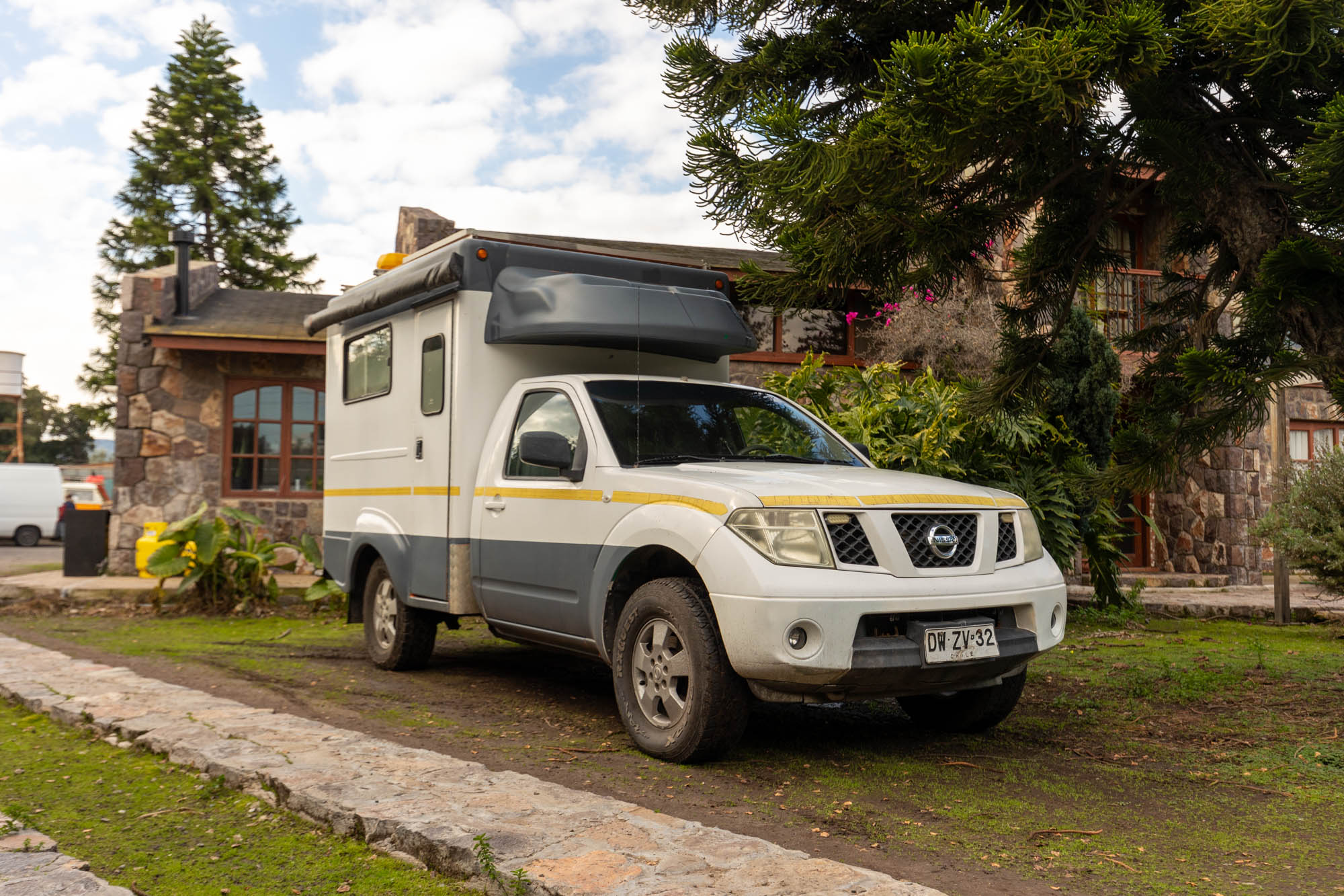 2012 NISSAN NAVARA